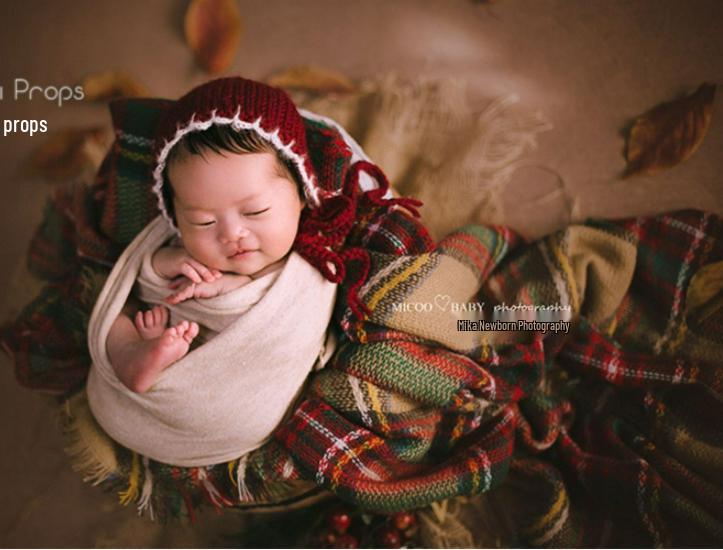 Winter Baby Long Tail Pom Pom Hat - Photography & Christmas Props for Children