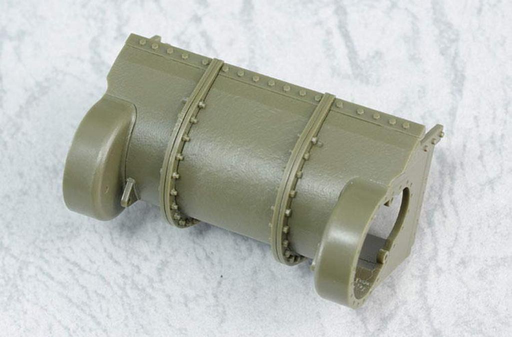 ASUKAMODEL 1/35 Scale US Army Medium Tank M4A1 Sherman (Mid Production) Plastic Model 35-010