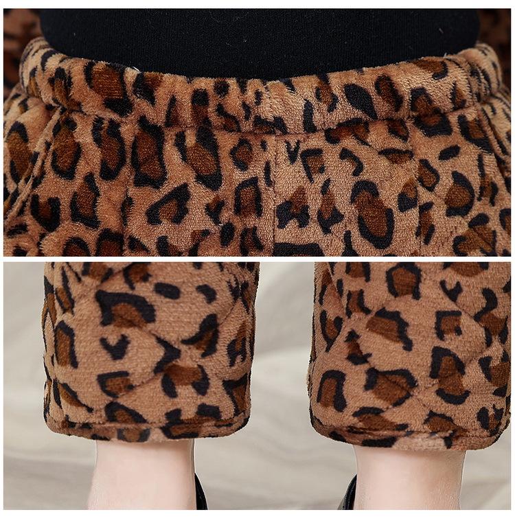 Stylish Winter Velvet-Trimmed Cotton Jacket & Pants Set for Middle-Aged and Elderly: Warm, Loose-Fit Two-Piece Suit