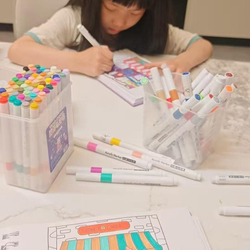 Carte de colorat: Bobbie Goods, Carte de colorat graffiti creativă și interesantă