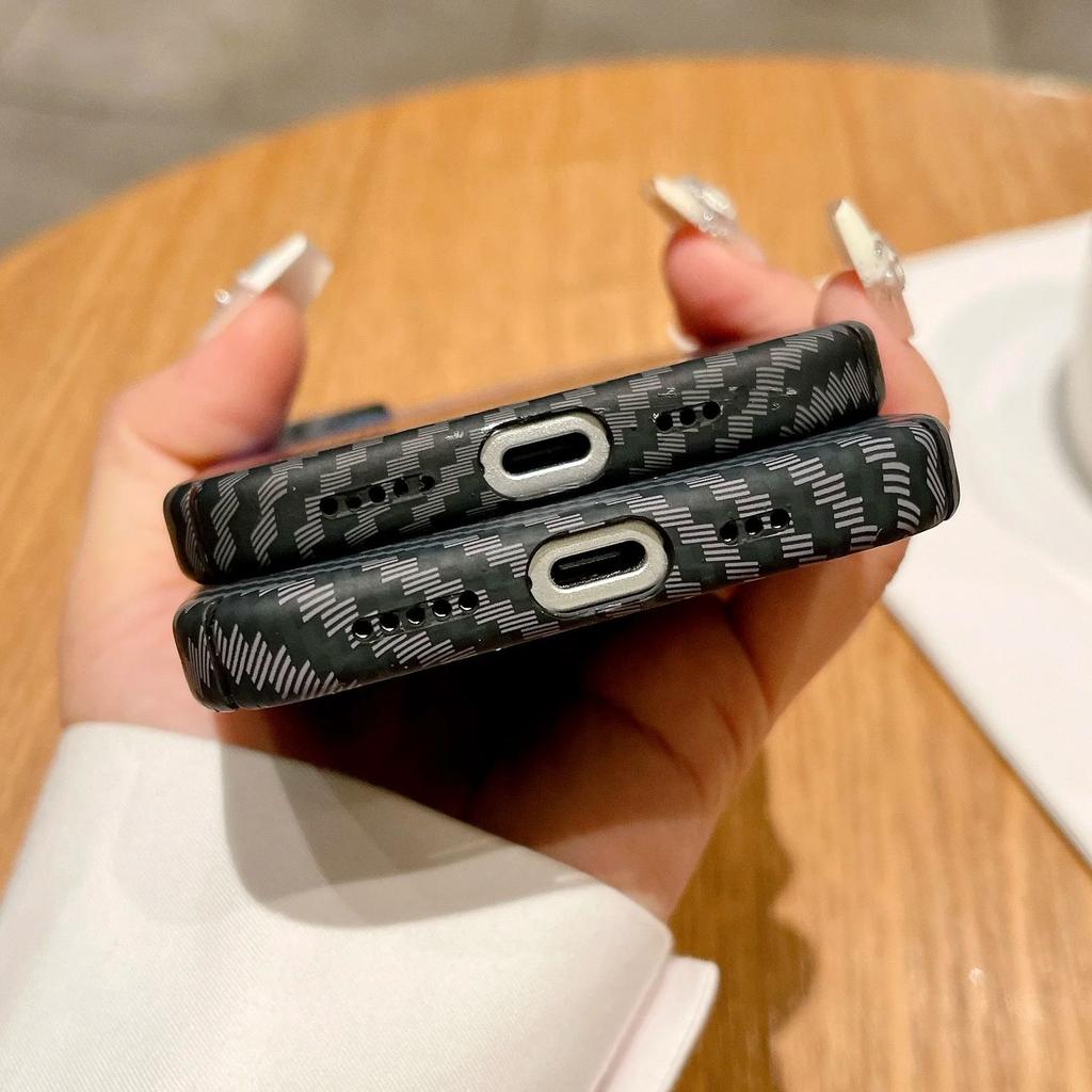 Carbon Fiber Pattern Armor PC For Magsafe Magnet Case For iPhone 17 Air 16 15 14 Plus 13 12 11 Pro Max Shockproof Plastic Cover