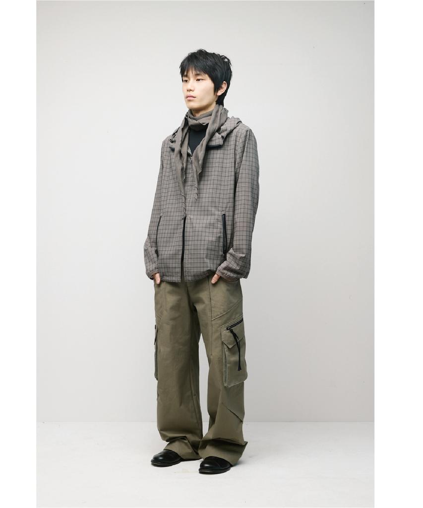 Haechinglum Darted Cargo Pants Dark Beige
