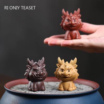 Chinesisches Yixing Lila Ton Tee Haustier Schöne Tierkreiszeichen Drachen Statue Ornamente Tee Figur Handgefertigte Skulptur Handwerk Tee Set Dekor