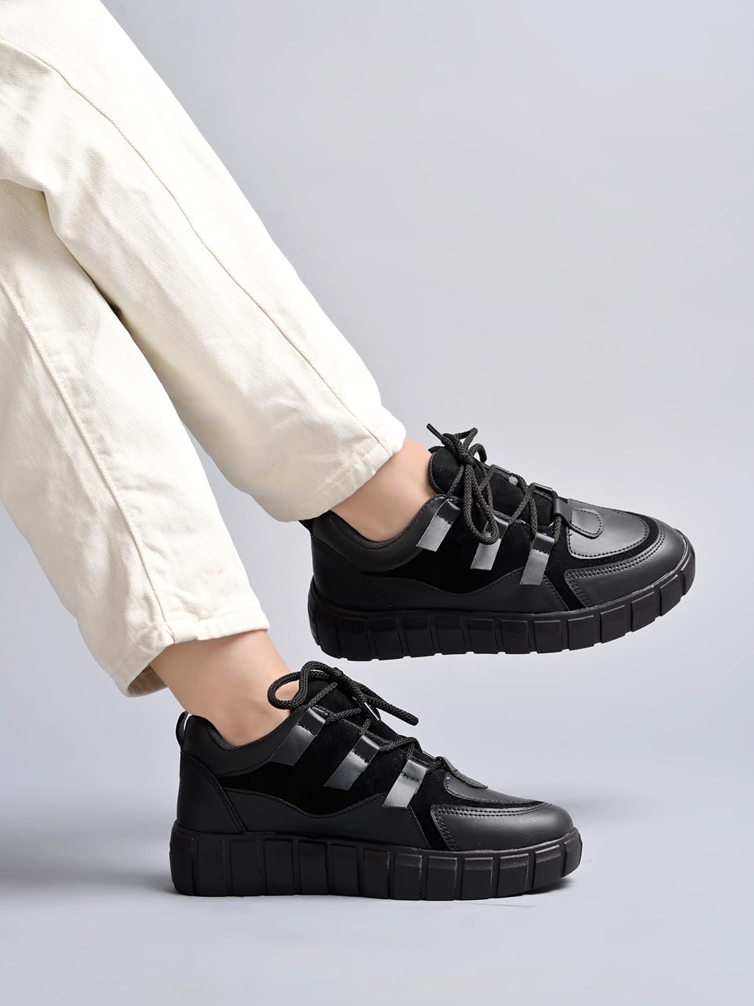 

Shoetopia Stylish Lace-Up Black Colored Sneakers For Women & Girls /Uk7 7 UK чёрный