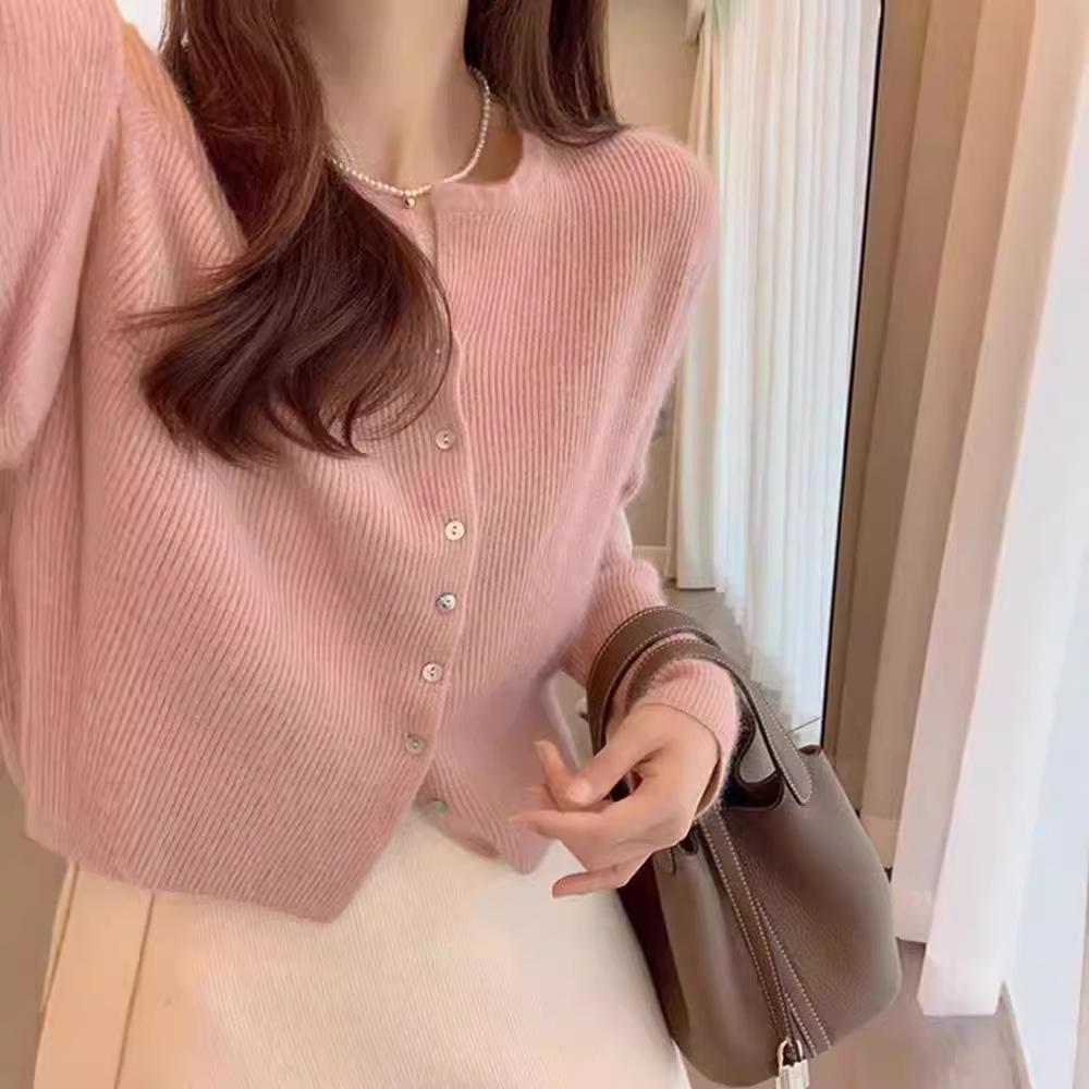 

Elegant Women s Slimming Knit Cardigan - Autumn Round Neck Sweater with Gentle Style Large