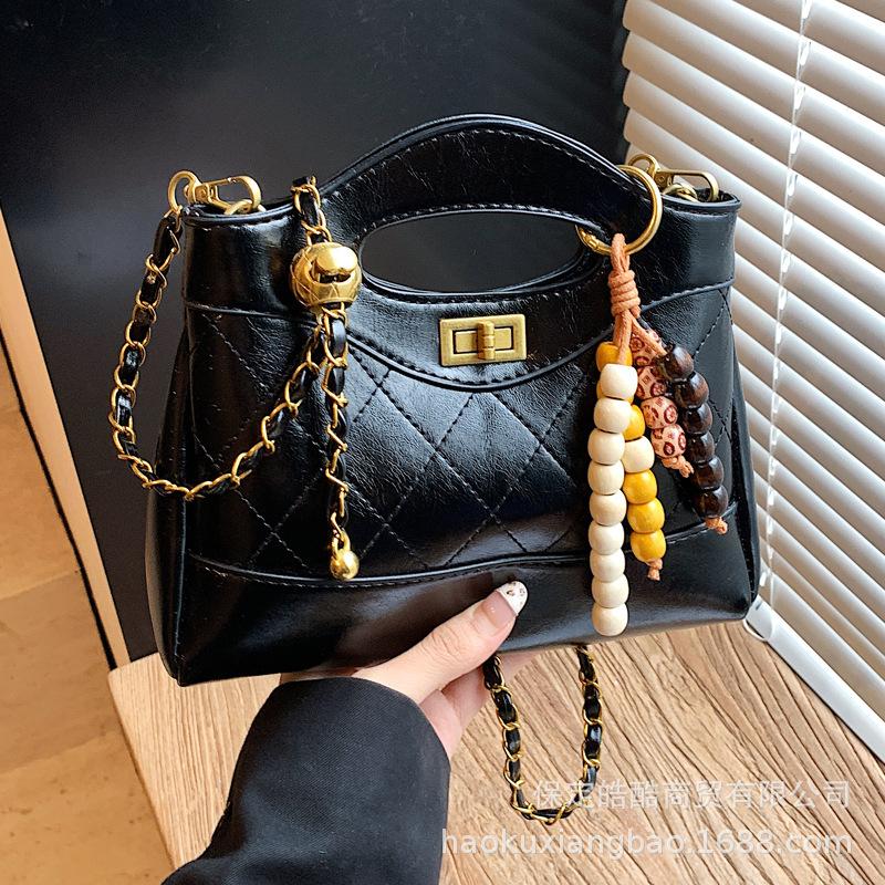 Rhombus embroidery thread small bag women's 2025 new fashion contrasting color versatile chain messenger bag super fire portable small bag