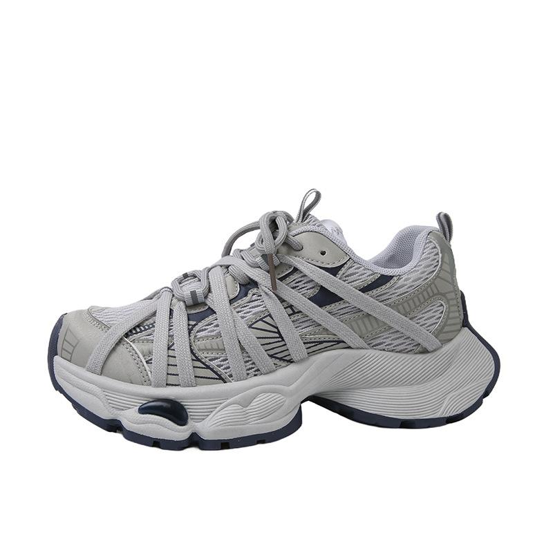 Neue dicke Sohle Riemen Dad Shoes Frühling und Sommer Füße zeigen kleines Spinnennetz atmungsaktive lässige Sneaker