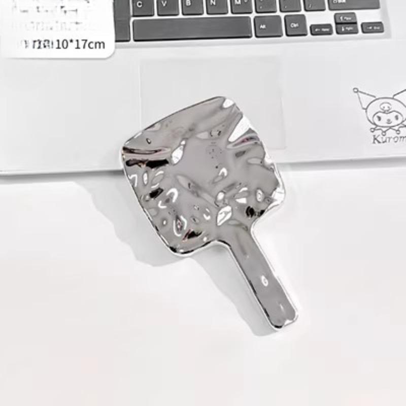 

Зеркало для макияжа для женщин, держащее в руках небольшое зеркало, зеркало для макияжа, зеркало для красоты