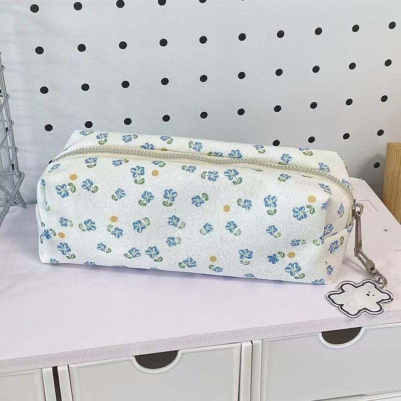 High-Capacity Cute Bow Makeup & Stationery Bag for Students