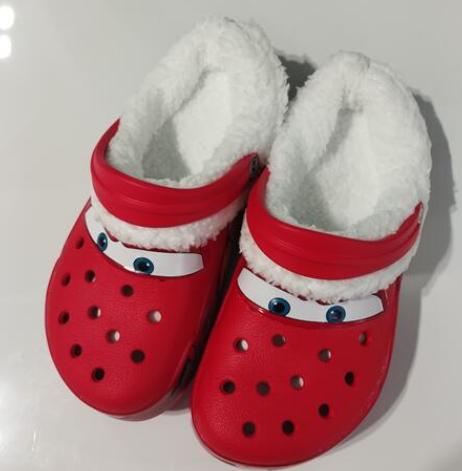 Siste Mcqueen Barnetøfler Animasjonshull Design Vanntett Sklisikker Solid Rød Fôret med Fleece Utendørs Innendørs Fritid Julegaver