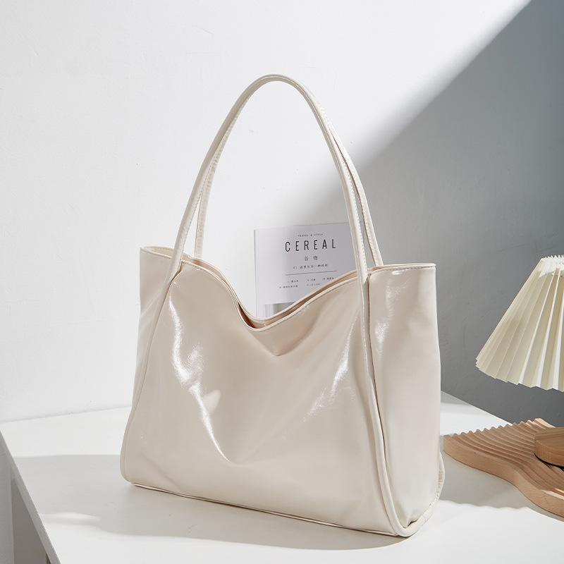 

Bags Large-capacity women s bags New fashion versatile shoulder bags Autumn and winter niche high-end tote bags