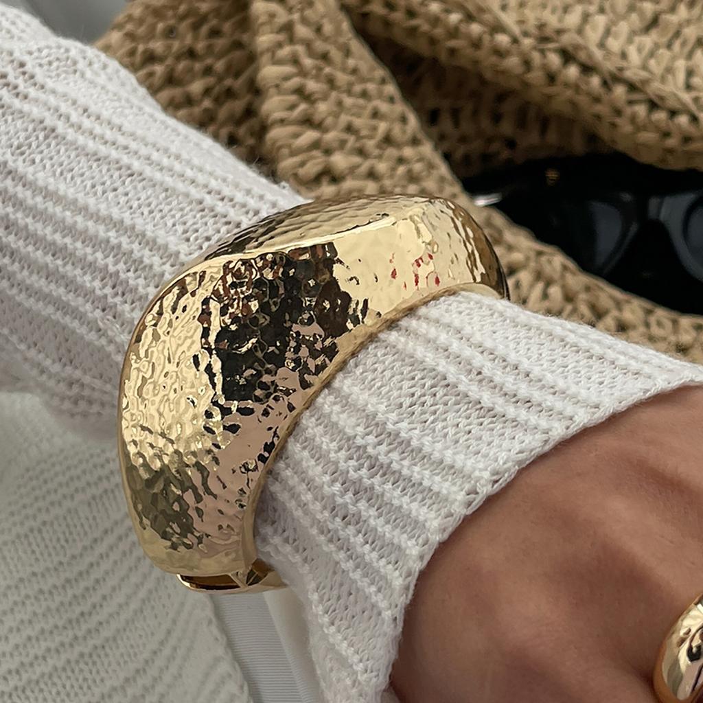Exaggerated Metal Glossy Wide Bracelet Bracelet Fashion Knock Pattern Faceted Spring Buckle Bracelet