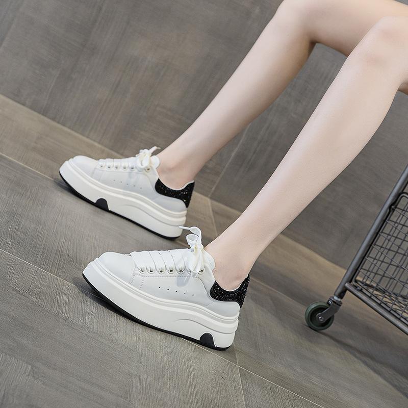 Love Korean Version Platform White Shoes Women's 2025 Spring New Casual Fashion Versatile Low-top Board Shoes Women's Trendy Shoes