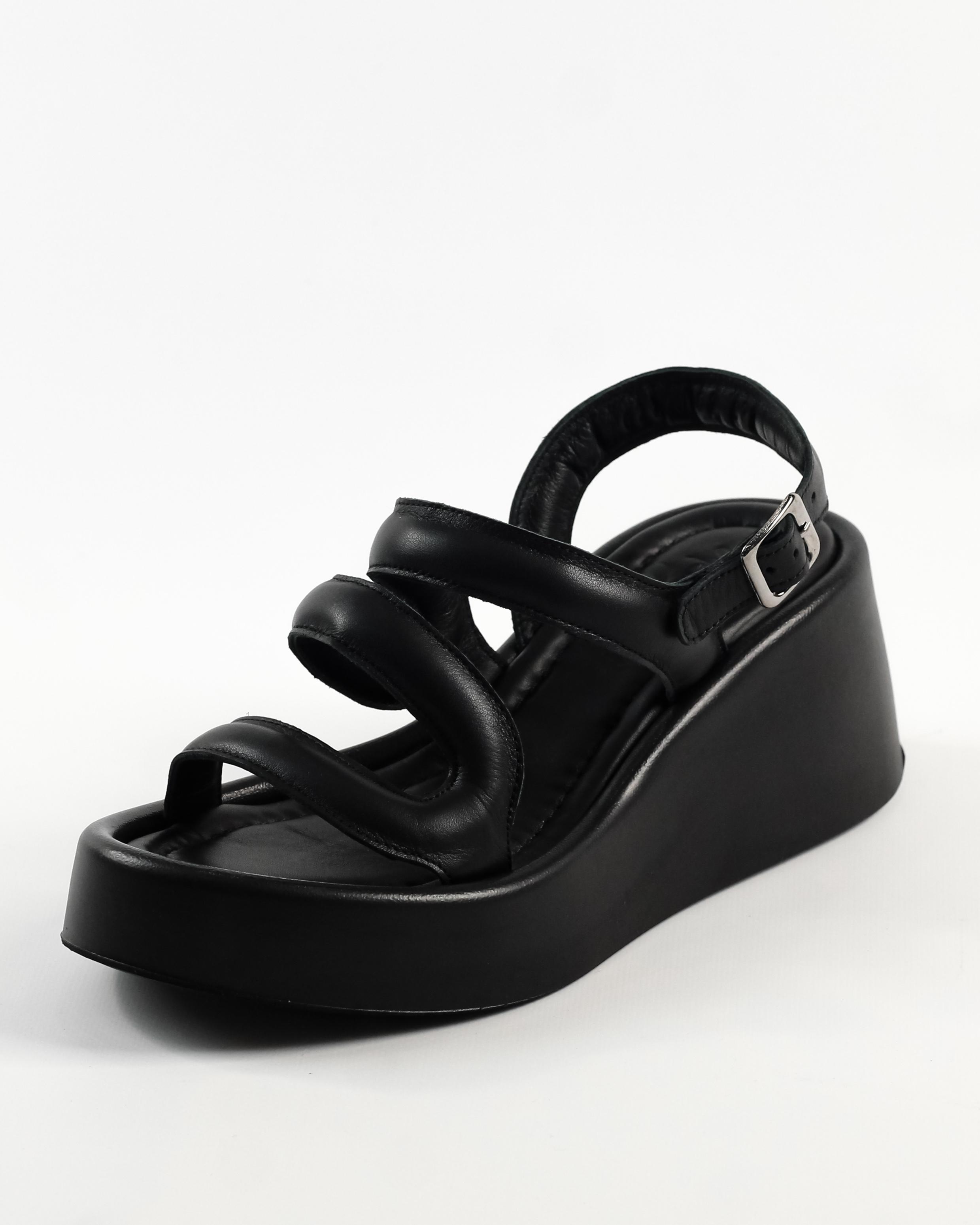 

Босоніжки на танкетці Molly Bessa 6293182 36 Чорна шкіра 36 чорний