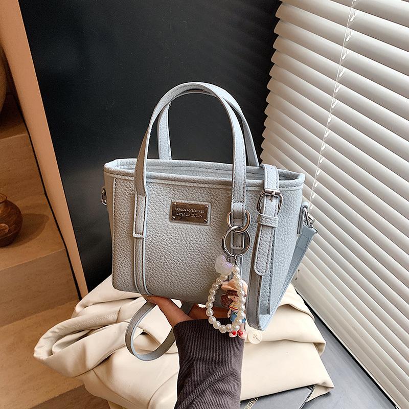 Small bag women's summer versatile new simple casual messenger bag is now popular bucket bag