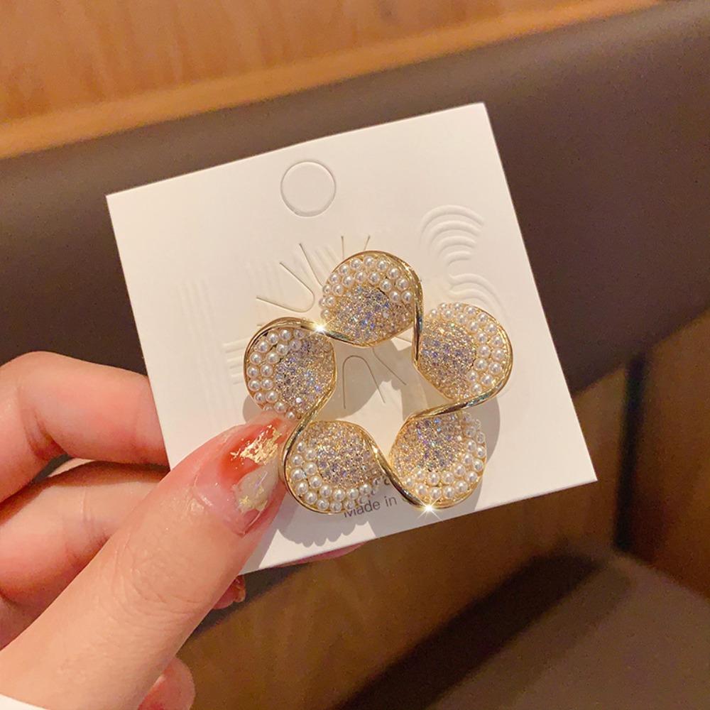 Роскошная атмосферная брошь Изысканная сверкающая бриллиантовая жемчужина Брошь Нишевая Премиум Дизайн Булавка Темпераментные аксессуары