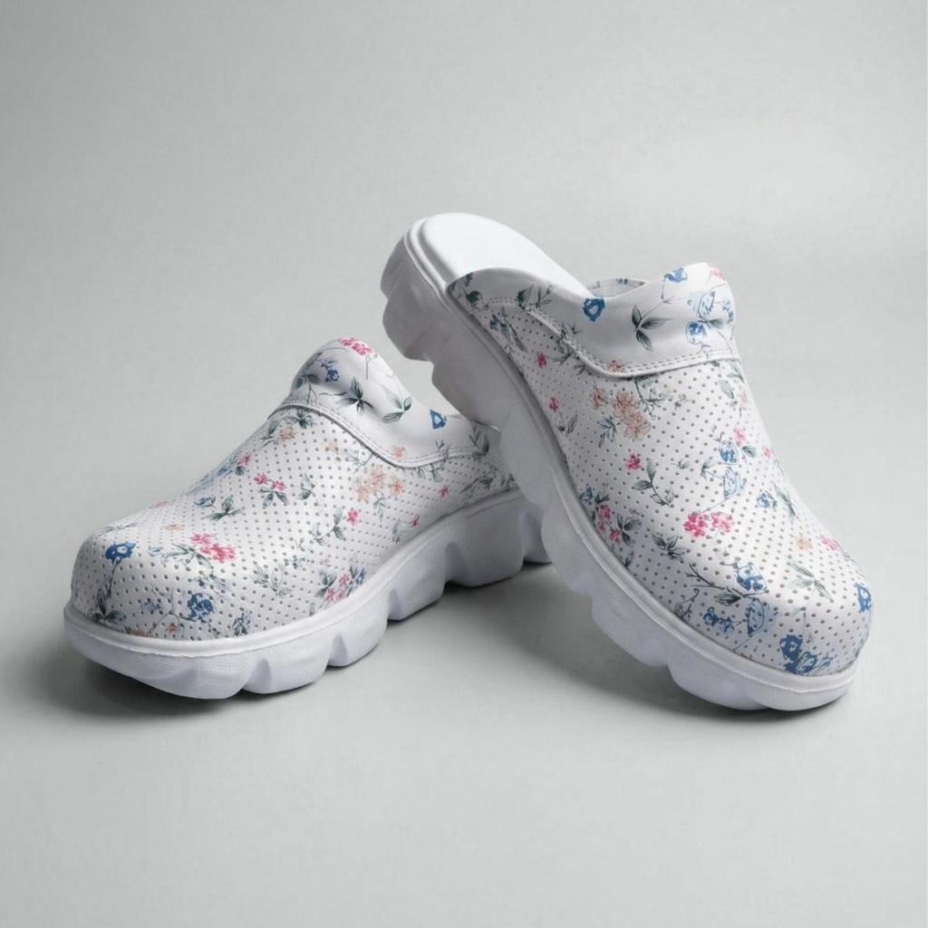 Women Light Sole Medical Clogs Sabo Hospital Shoes Non-Slip Slipper Nurse Doctor Midwife Surgical Sandals