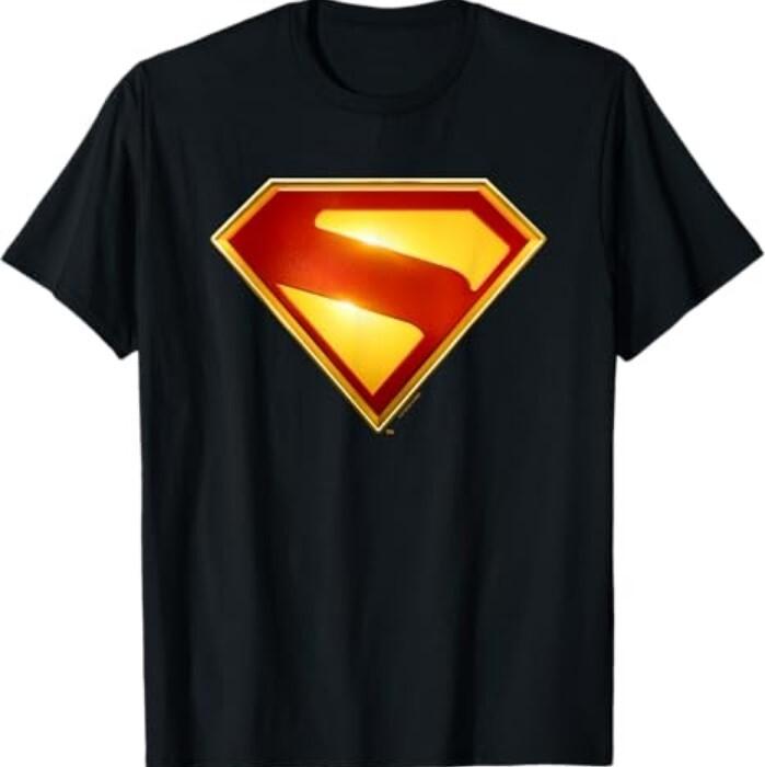 Superman (2025) Modern S-Shield Shiny Chest Emblem T-Shirt S