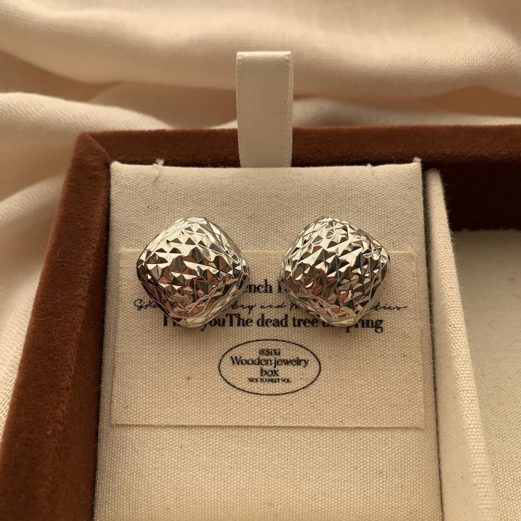 Geometric Square Stud Earrings Metal Light Luxury Texture Retro Modern High Fashion Three-dimensional Personality Minimalist Earrings