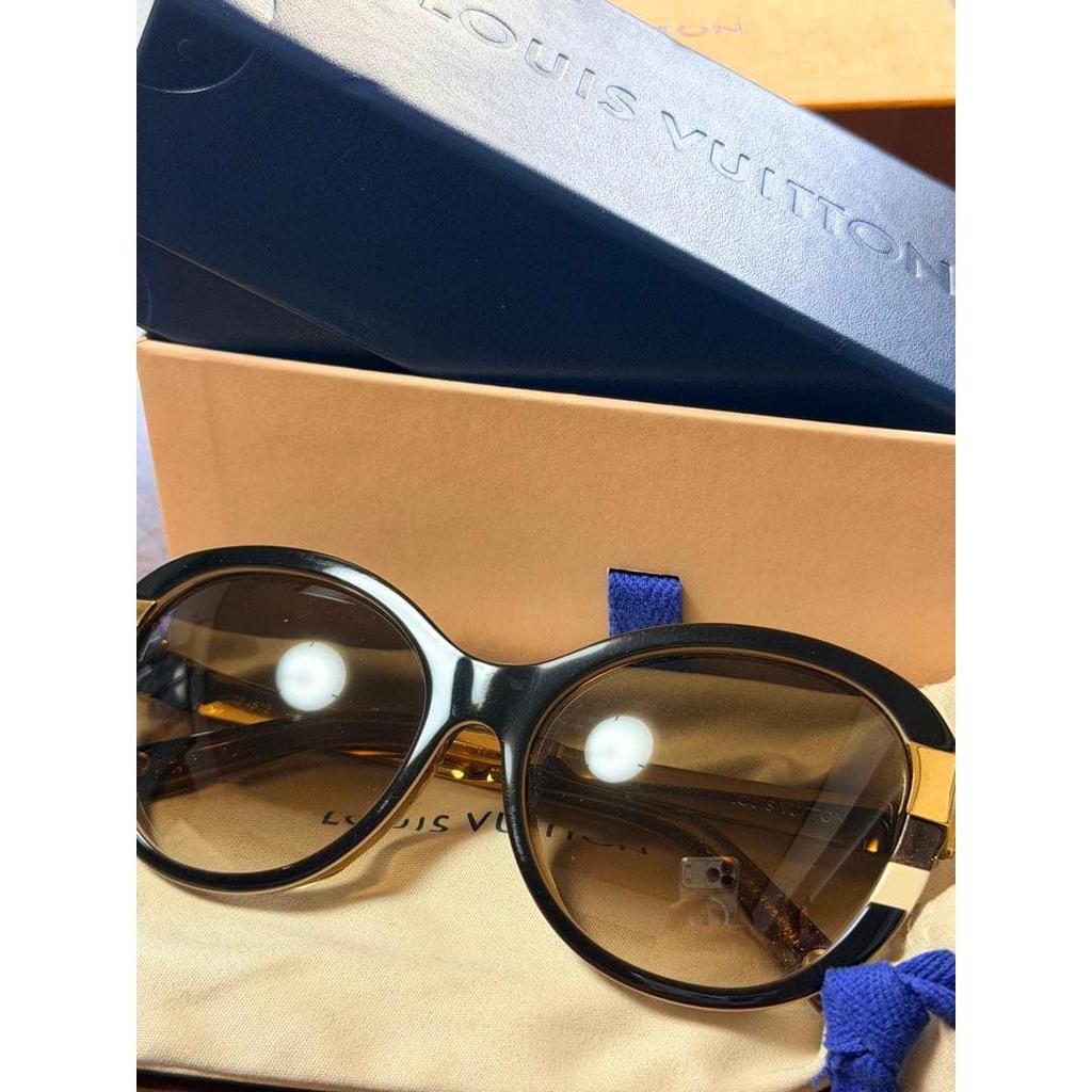 Used LOUIS VUITTON OVERSIZE SUNGLASSES
