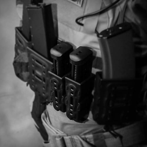 LayLax BATTLE STYLE Bite Mag Hand Gun Quick Mag Holder 2 Pieces BK Survival Game Supplies