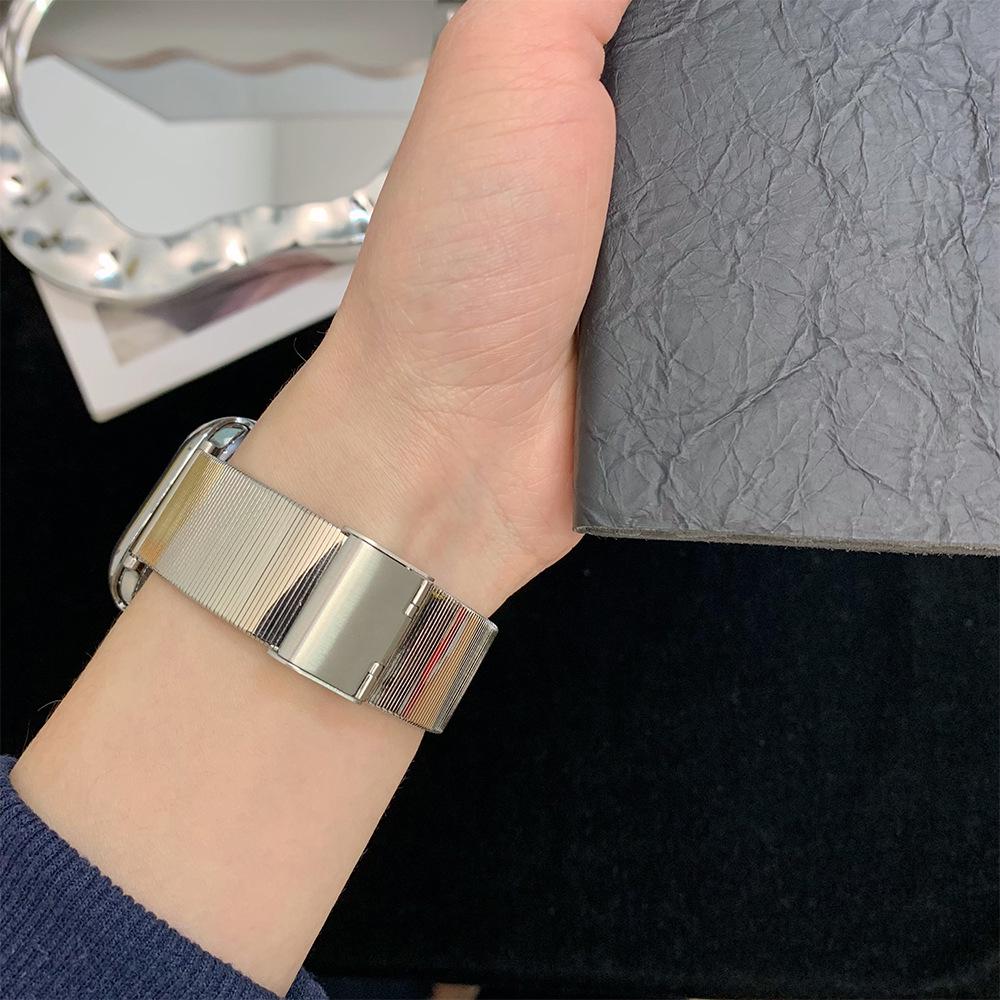 iWatch Band S10: Women's Premium Metal Band for Apple Watch Series 9, 8, 7, 6, SE, 5