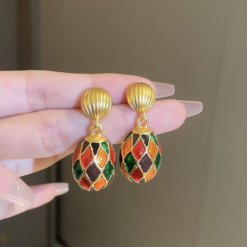 Retro Court Style Earrings Niche Light Luxury High-end Stud Earrings Versatile Earrings