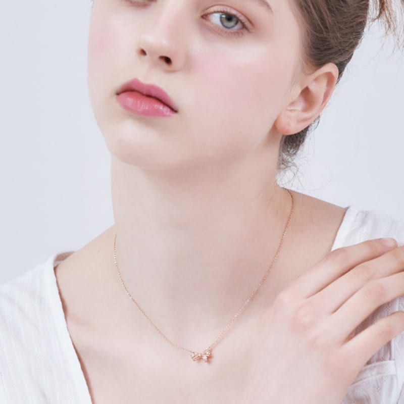 ELLE Jewelry Loop Point Ribbon Necklace ELBRNN234