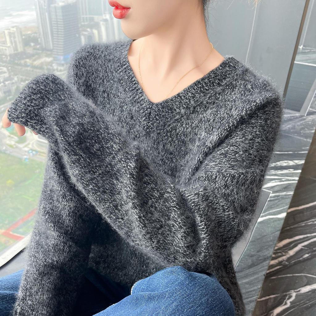 Versatile Women's Cashmere Knit V-Neck Top - Loose Fit, Slimming, Warm for Autumn/Winter