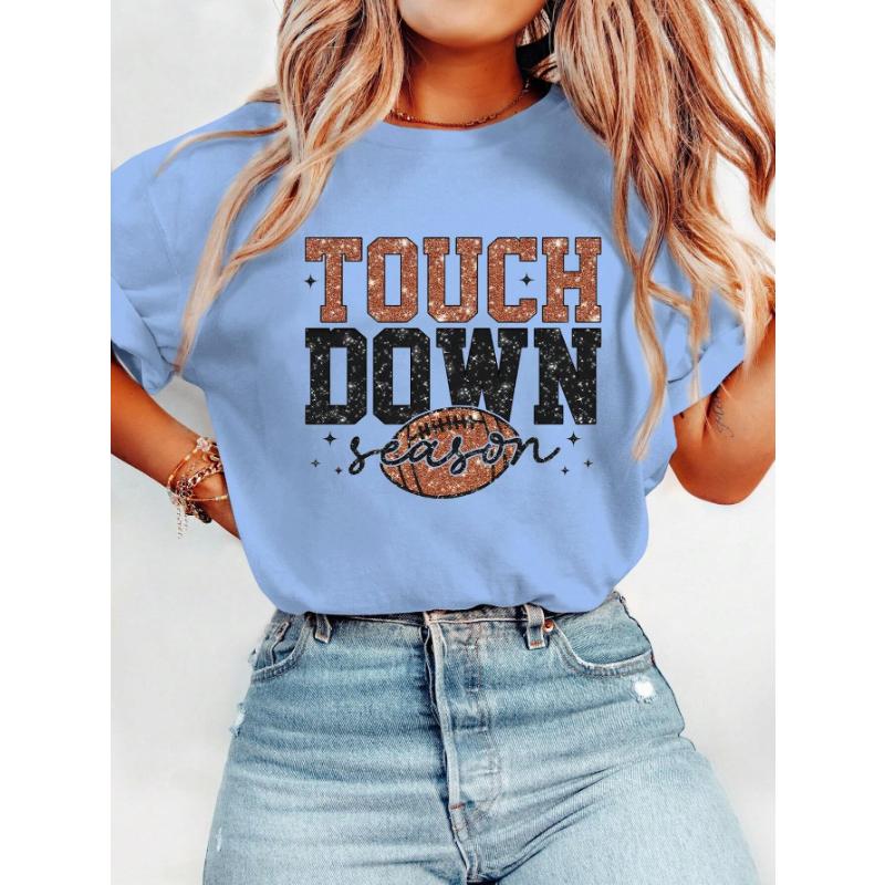 

Женская повседневная футболка с круглым вырезом и коротким рукавом оливково-зеленого цвета с принтом футбольных букв L