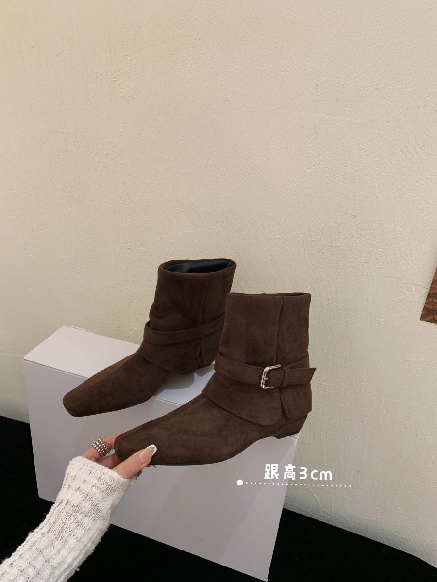 

Korean version of retro knight boots short boots square head belt buckle trouser tube boots 2025 autumn and winter new niche fashion short boots 39 темно-коричневого