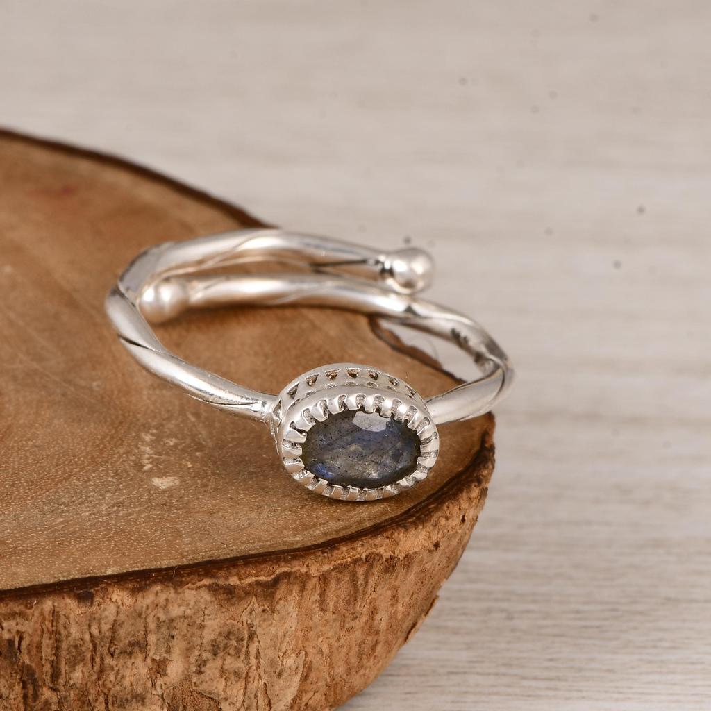 Natural Labradorite Ring, 925 Sterling Silver Ring, Oval Blue Flash Gemstone Ring, Twisted Band Minimalist Jewelry Gift for Her.