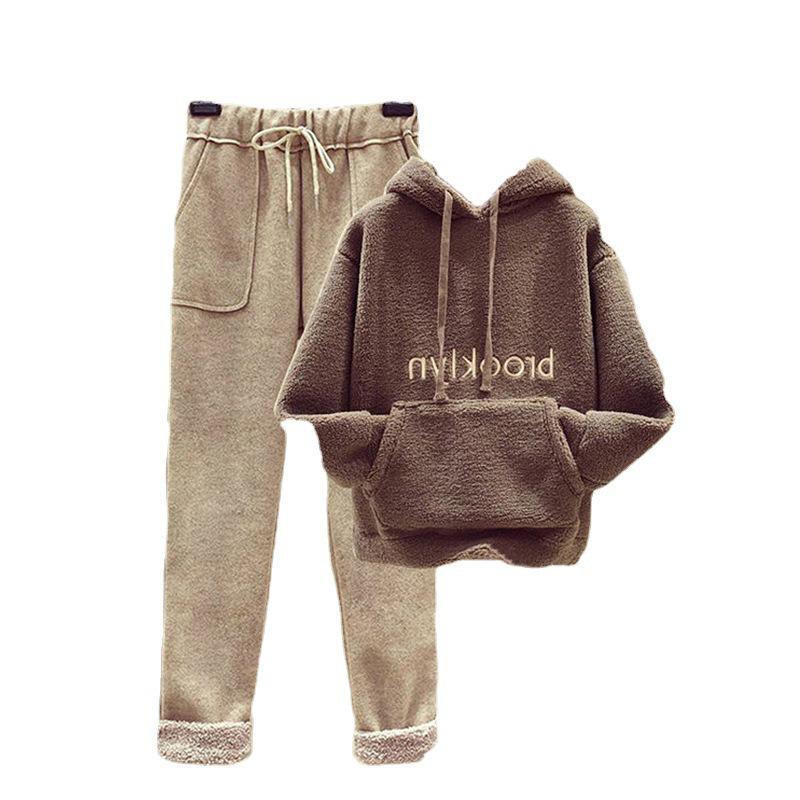 Women's 2025 Embroidered Lamb Wool Sweatshirt & Wide-Leg Pants Set for Autumn/Winter