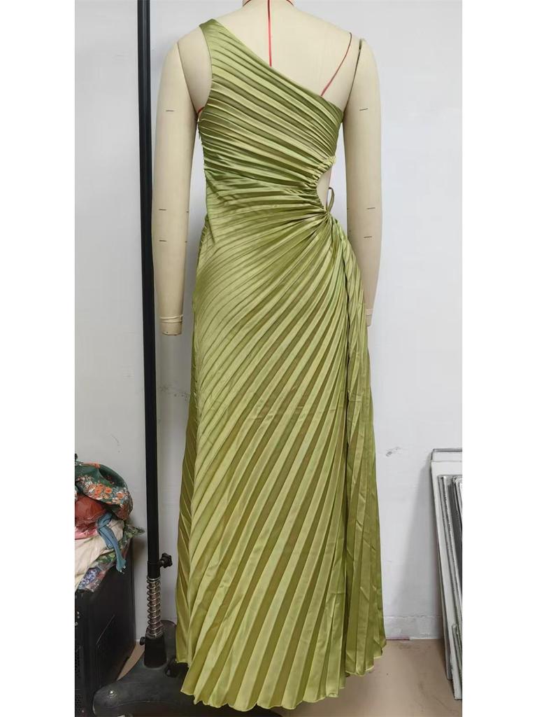 Elegant One-Shoulder Pleated Evening Dress with Waist Cutout - Spring/Summer Style