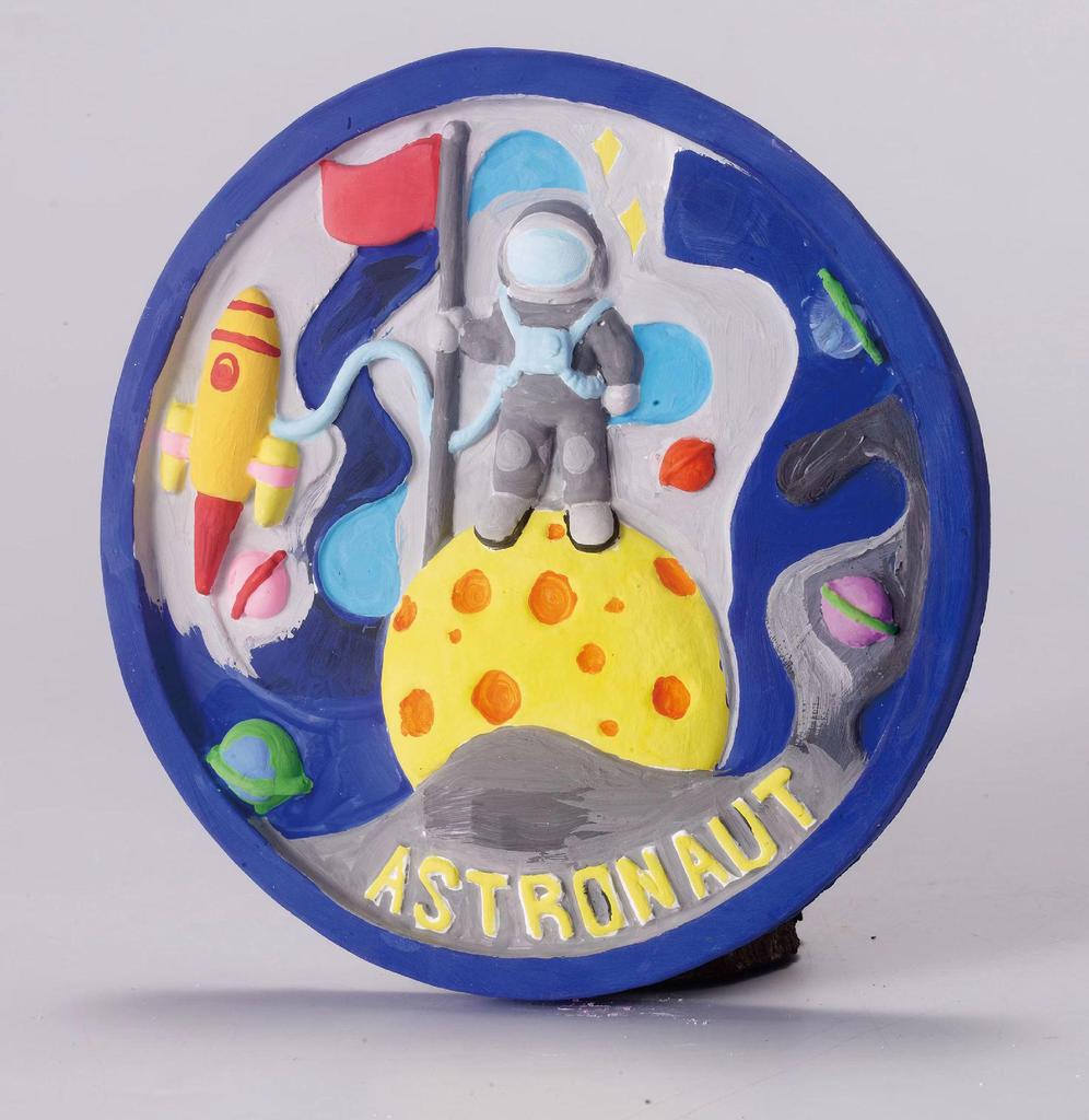 DIY Graffiti Plaster Doll Kit for Kids – Paintable Handcrafted Toy for Kindergarten Creativity.