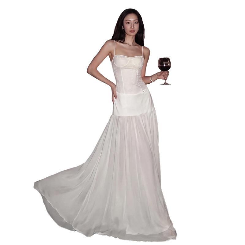 2026 European and American summer French design high sense small fragrance sexy tube top beautiful holiday dress women
