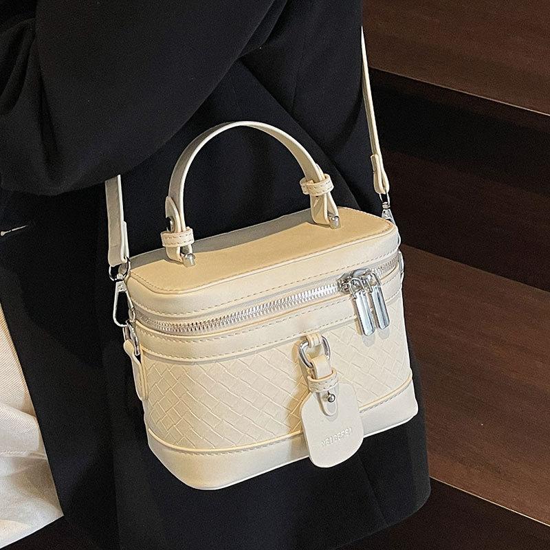 Trend fashion wholesale temperament simple portable box bag women's high sense of leisure commuting solid color PU messenger bag