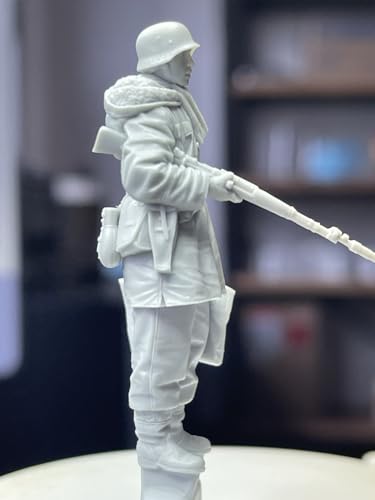 Alpine Miniatures 1/35 WWII German Waffen-SS Panzergrenadier with Grenade Launcher Rifle Resin Kit AM35325 (Person)
