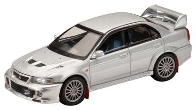 Mitsubishi Lancer GSR Evolution 6 1999 mit Schlammsatellitensilber 1/64 (CP9A) Klappen,