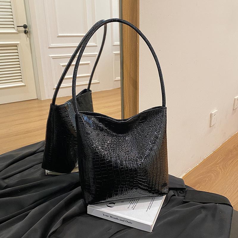 Nische Schulterhandtasche mit großem Fassungsvermögen Damen neue Mode Textur Herbst Pendler Tragetasche