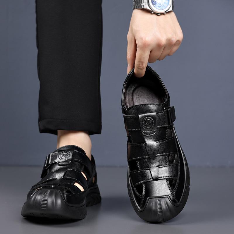 Fashion 2025 Summer New Designer Casual Leather Sandal for Men Hallow Breathable Beach Shoes Male Solid Color Fashion Dress Sandals Man