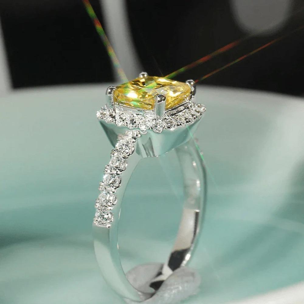 Exquisite Luxury Micro-inlay Zircon Square Four Claw Yellow Crystal Stainless Steel Rings for Women Bride Wedding Charm Jewelry