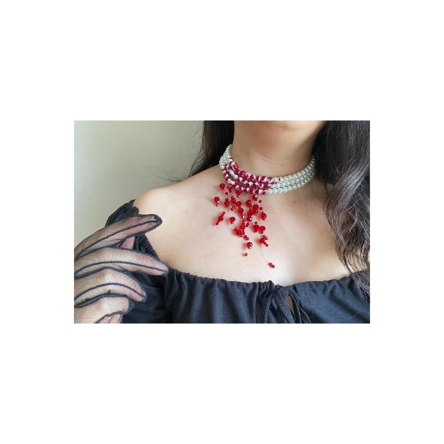

Bloody Pearl Necklace Choker чистий