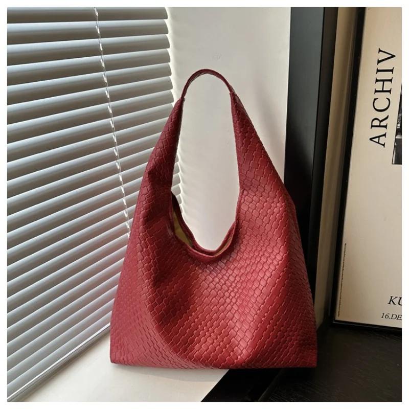 

Retro Woven Pattern Shoulder Bag for Women - Artificial Leather Large Capacity Tote & Casual Armpit Bag Perfect for Daily Work червоний