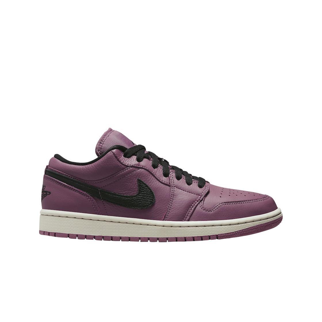 

Женские кроссовки W Jordan 1 Low SE Light Mulberry DC7268-500
