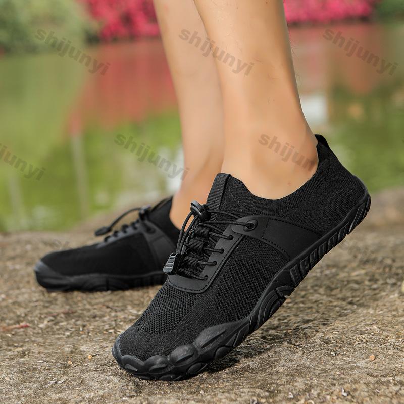 Fashion Couple Beach Shoes 2025 Fashion Fly Woven Soft Sole Mountaineering Shoes Outdoor Breathable Comfortable Casual Sports Shoes