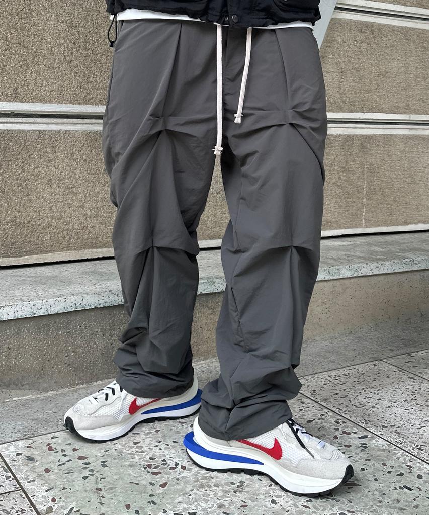 PEACEOFMIND Nylon Stitch Shirred Jogger Pants (Charcoal)