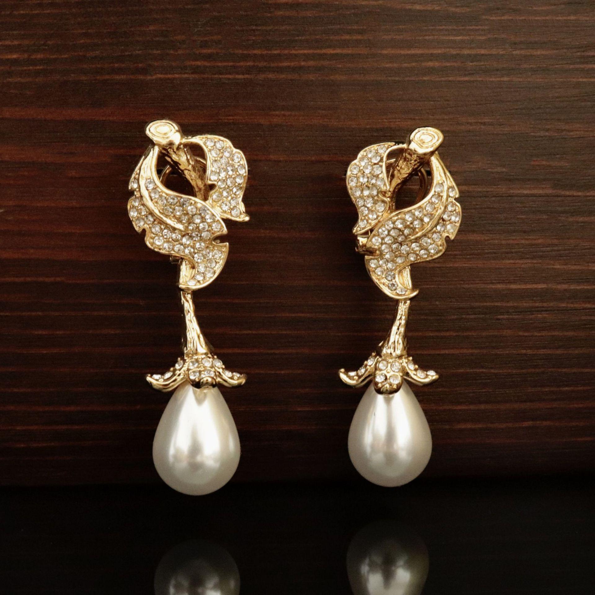 Elegant Baroque Pearl & Diamond Dangle Earrings: Luxury Micro-Paved Design
