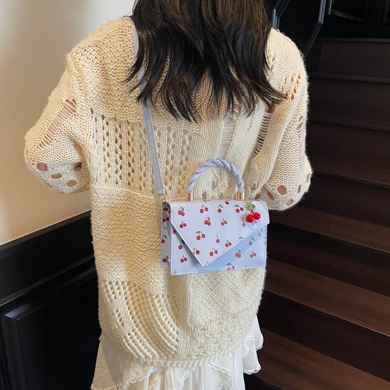 Fashion Handbag Bag Female Personality 2025 New Trendy and Beautiful Casual Messenger Bag Foreign Style Niche Design Small Square Bag