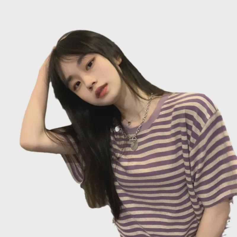 Women's 2024 Summer Korean Striped Short-Sleeve Loose T-Shirt - Trendy Round Neck Pullover.